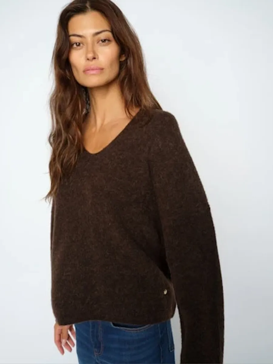 Thora V-Neck Knit - Delicioso 